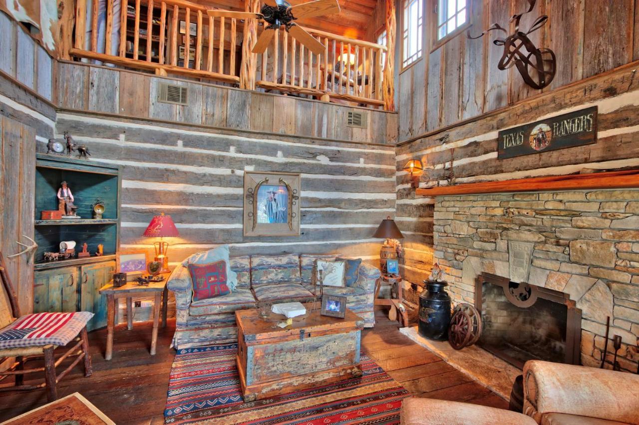 Log Cabin At Old Glory Ranch Villa Wimberley Exterior photo