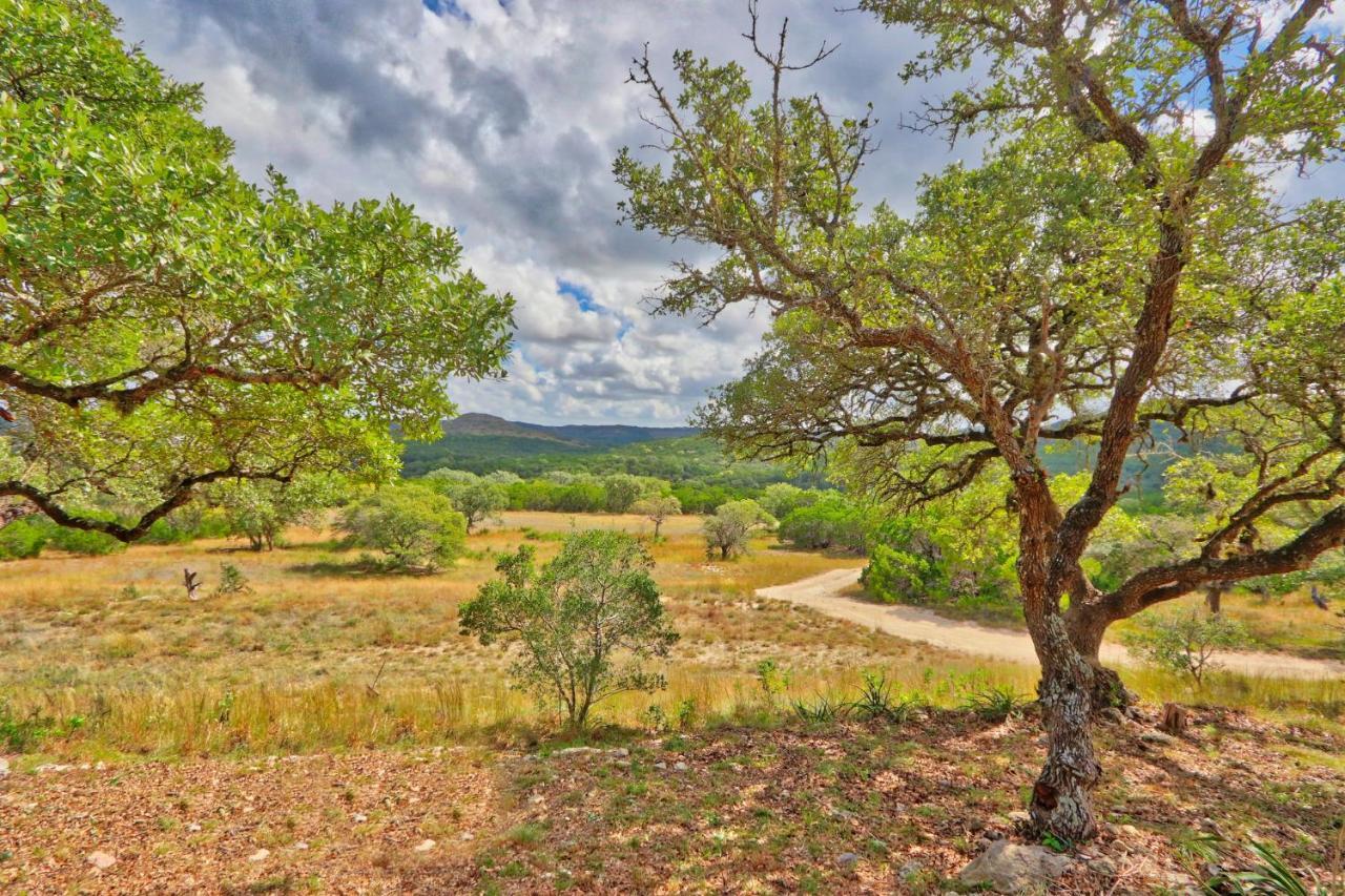 Log Cabin At Old Glory Ranch Villa Wimberley Exterior photo