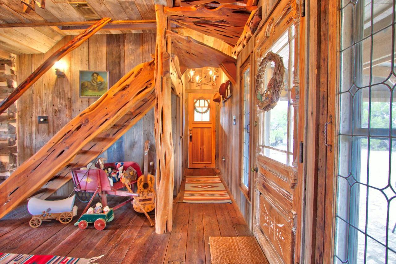 Log Cabin At Old Glory Ranch Villa Wimberley Exterior photo