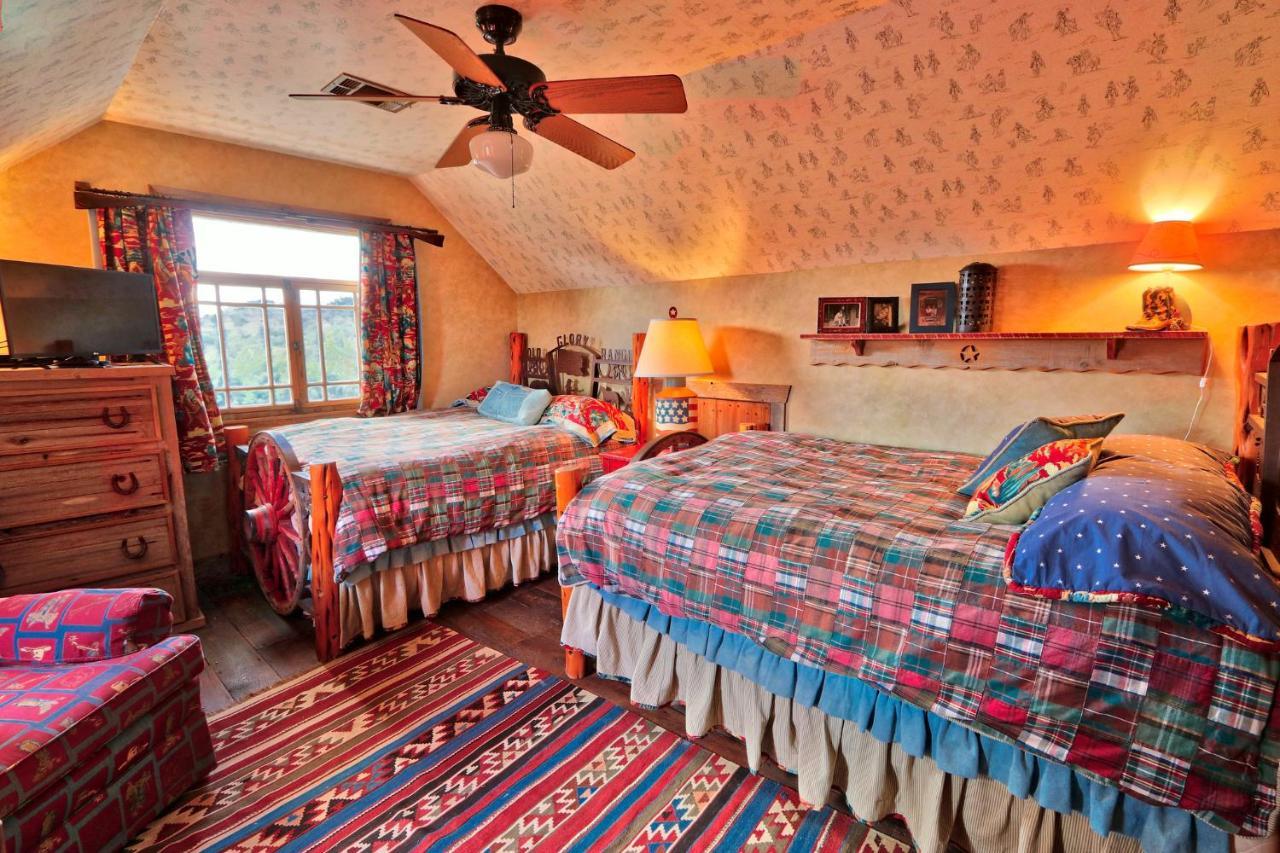 Log Cabin At Old Glory Ranch Villa Wimberley Exterior photo